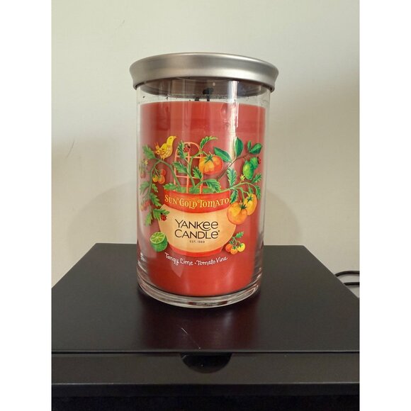 Yankee Candle Sun Gold Tomato Double Wick 26 oz Jar Into the Garden - Picture 2 of 7